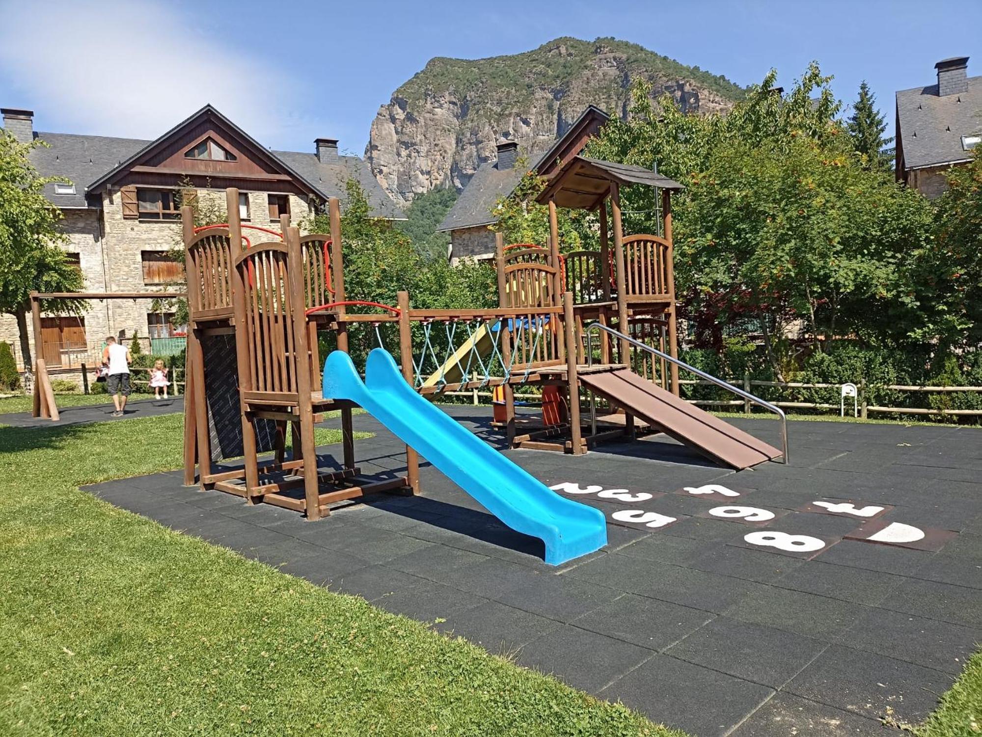 Apartamento A10 De Formigal, 9 Personas Y Garaje Escarrilla Buitenkant foto